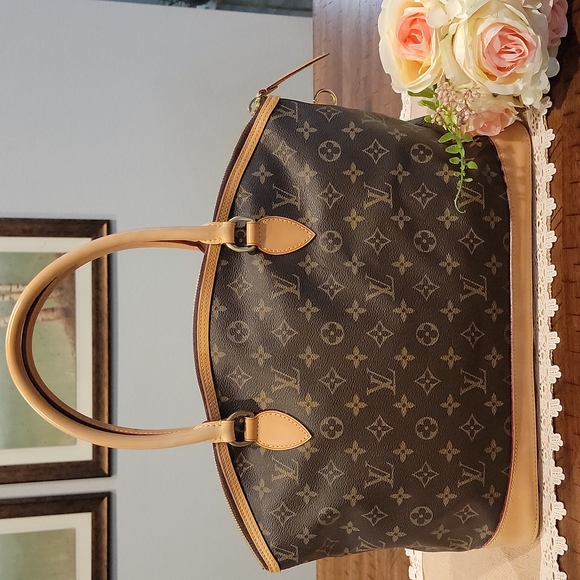 🎉SOLD🎉 💯% Authentic Louis Vuitton Lockit Horizontal bag - Picture 2 of 11